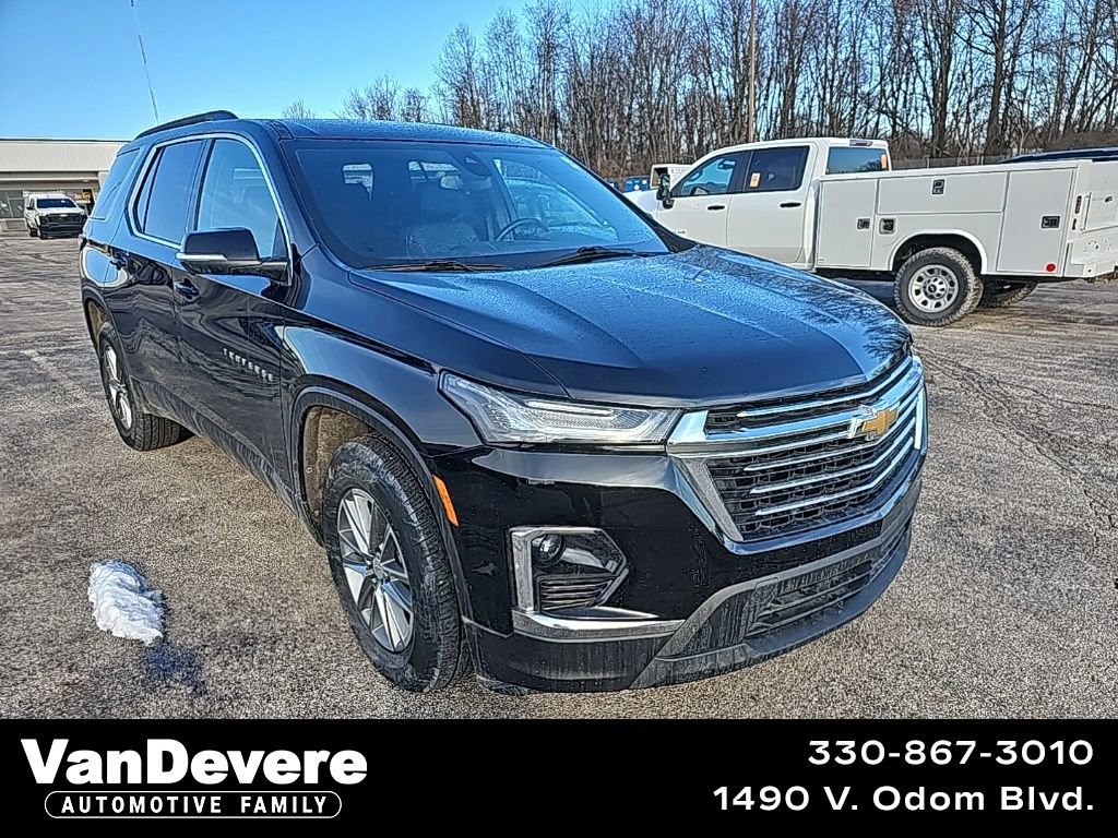 Used 2023 Chevrolet Traverse LT image 1