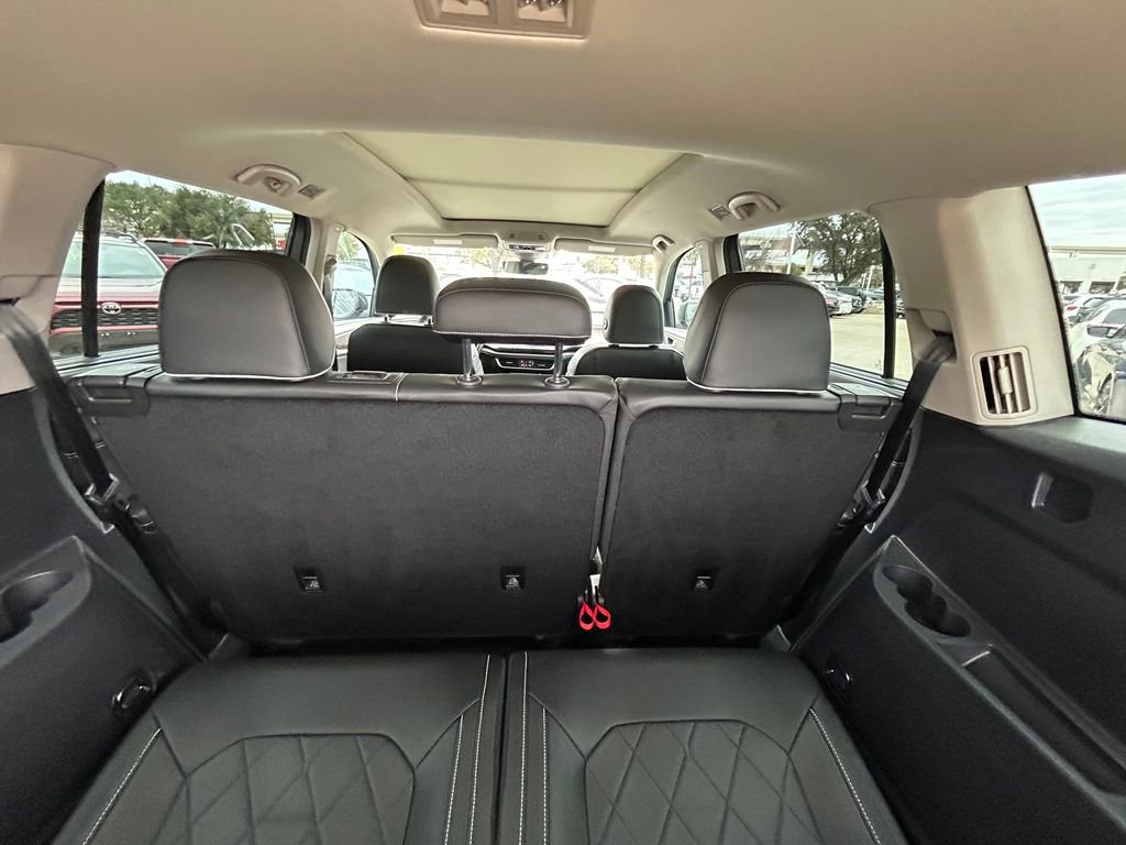 Used 2024 Volkswagen Atlas SEL Premium R-Line AWD/4WD image 16