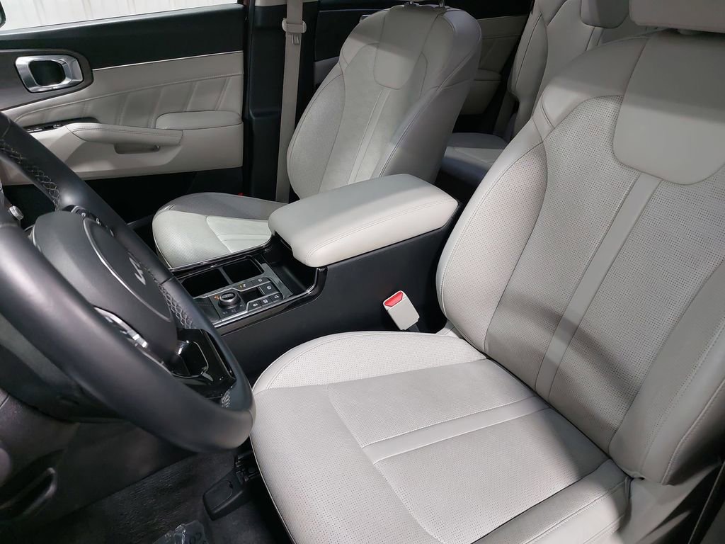 Used 2024 Kia Sorento SX image 17