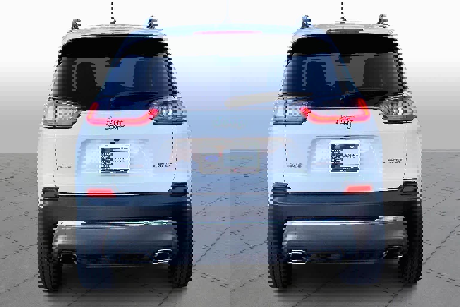 Used 2022 Jeep Cherokee Limited w/ Mopar Interior Package image 4