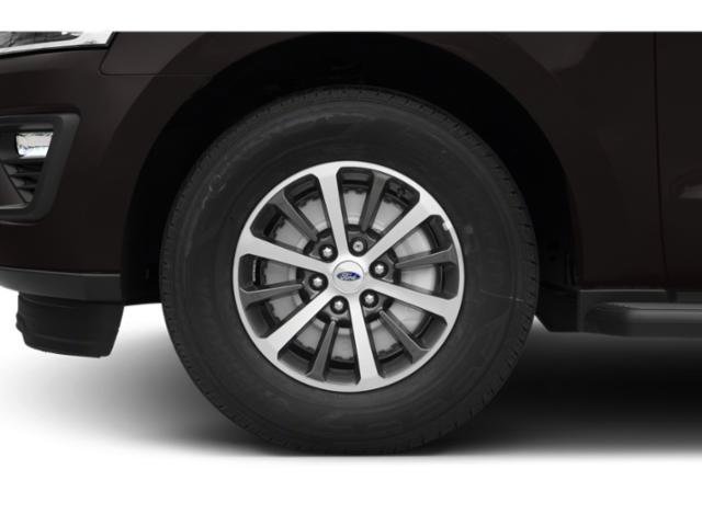 Used 2018 Ford Expedition XLT w/ Equipment Group 201A AWD/4WD image 11
