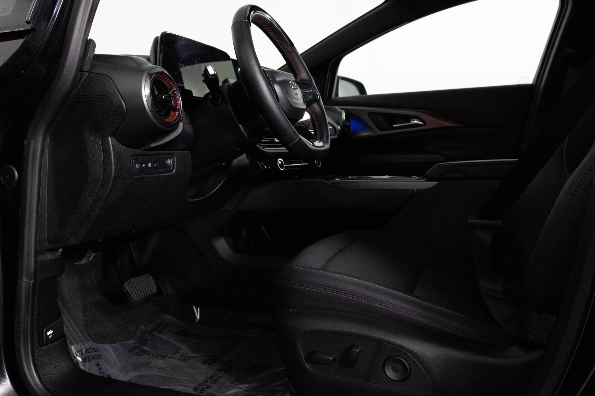 Certified 2024 Chevrolet Equinox EV RS FWD image 14