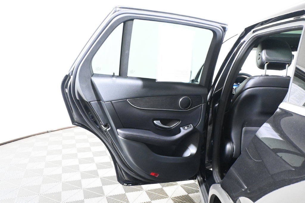 Certified 2021 Mercedes-Benz GLC 300 4MATIC image 32