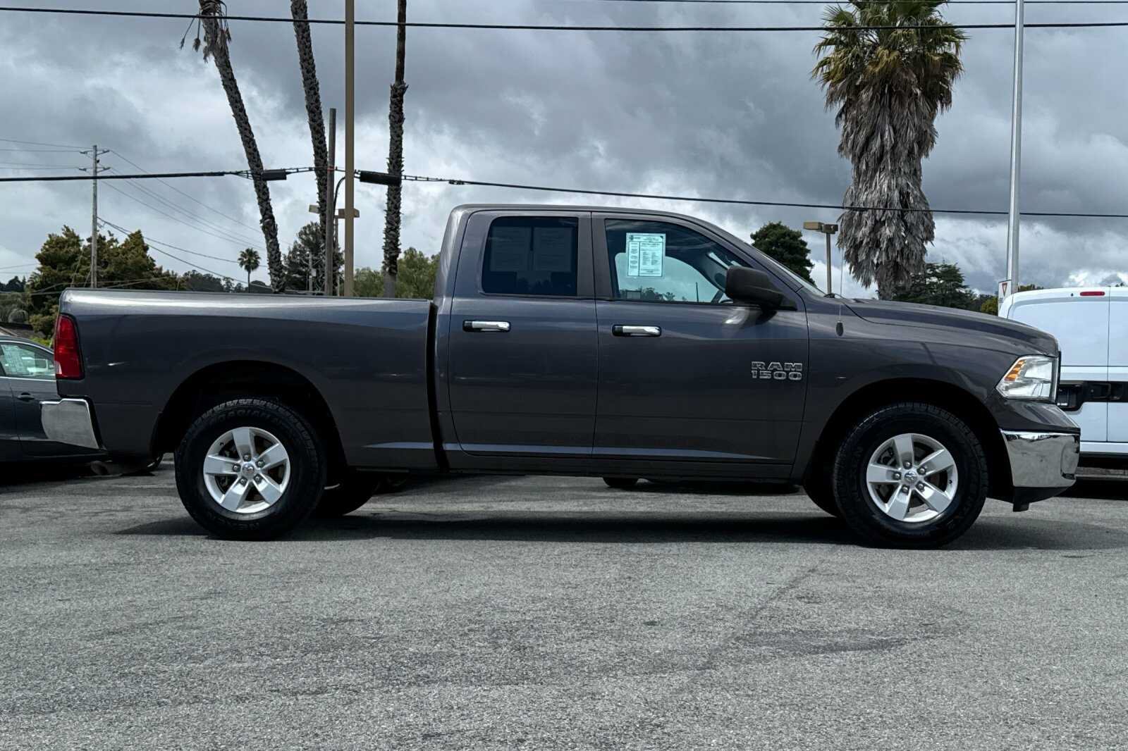 Used 2018 RAM 1500 Classic SLT RWD image 3