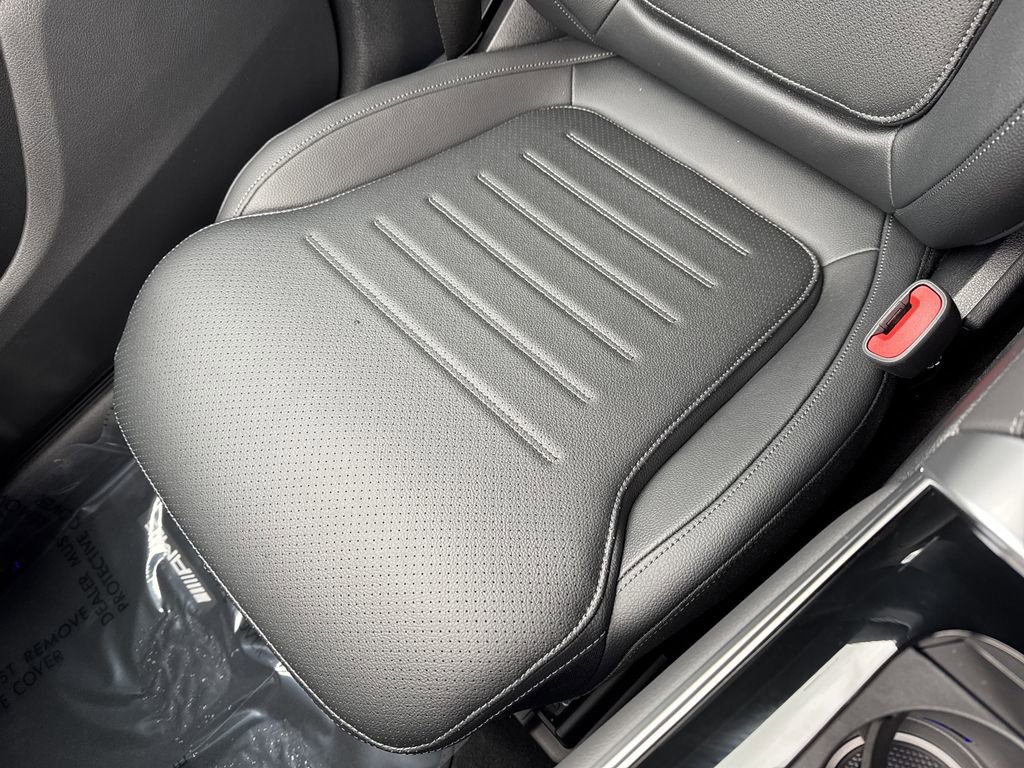 New 2025 Mercedes-Benz GLC 300 image 27