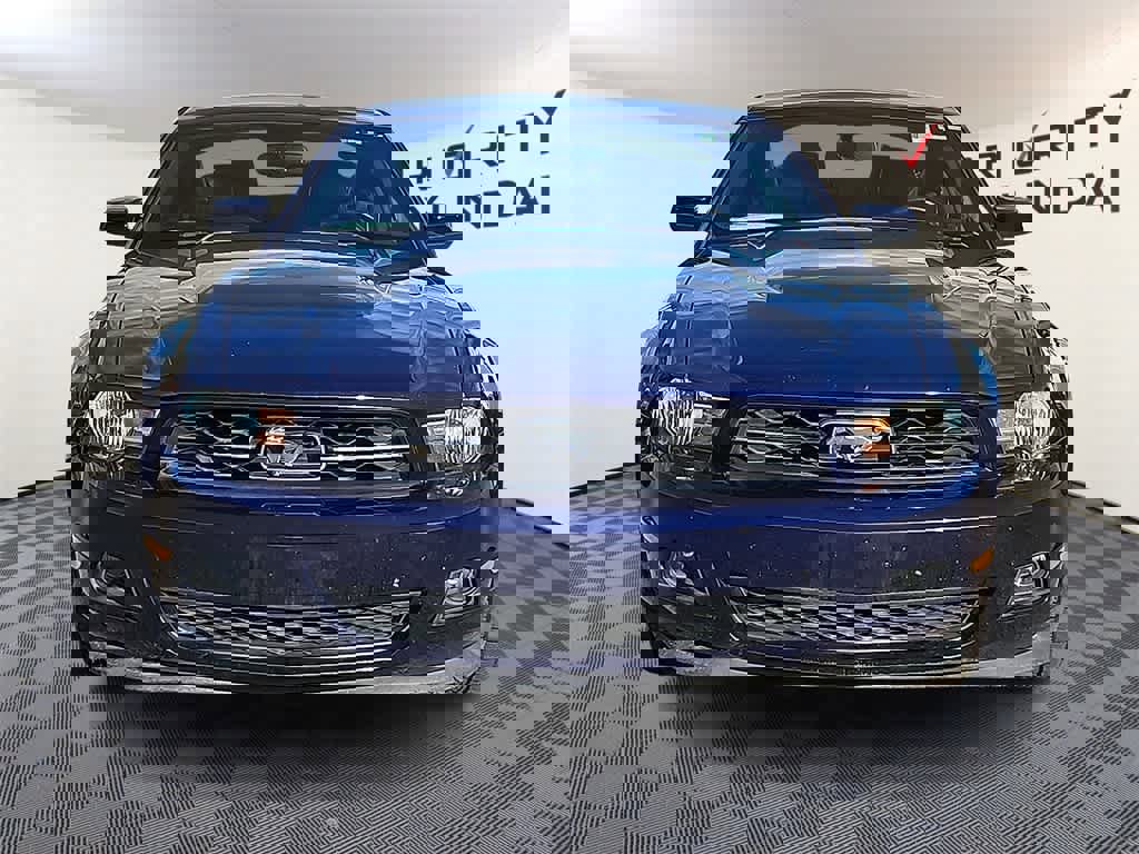 Used 2012 Ford Mustang Premium image 2