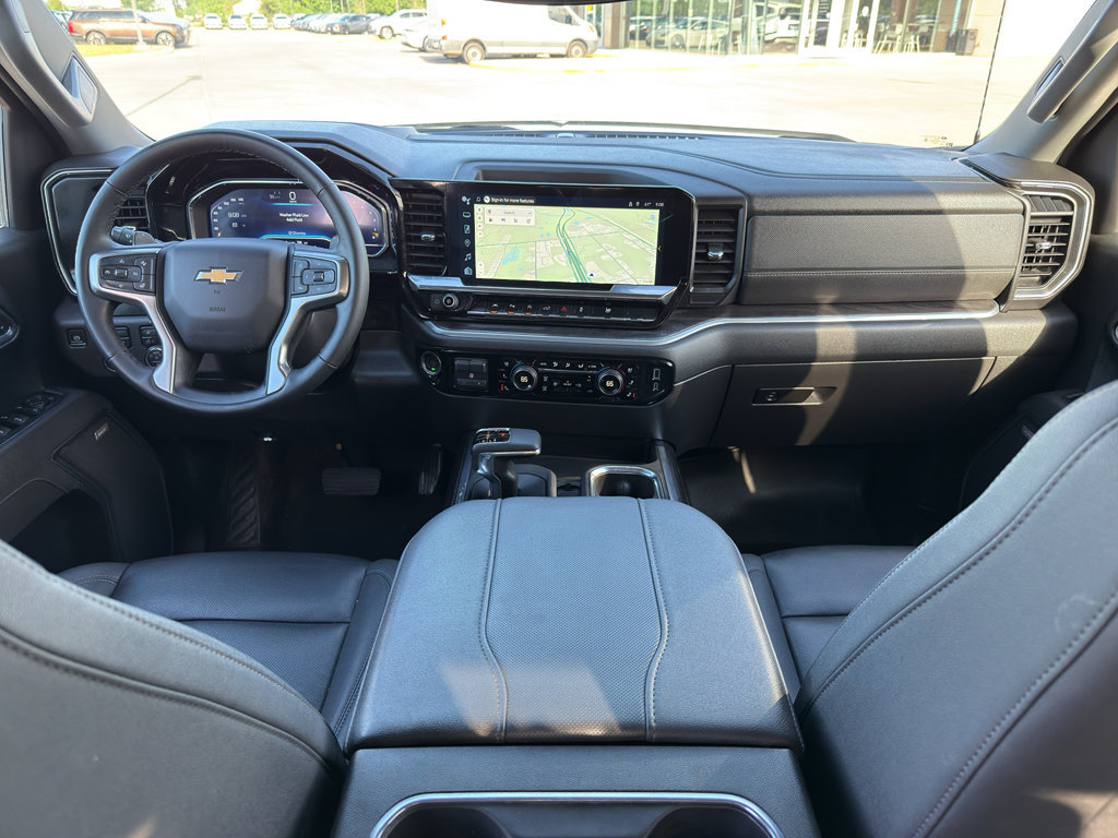 Used 2025 Chevrolet Silverado 1500 LTZ AWD/4WD image 16