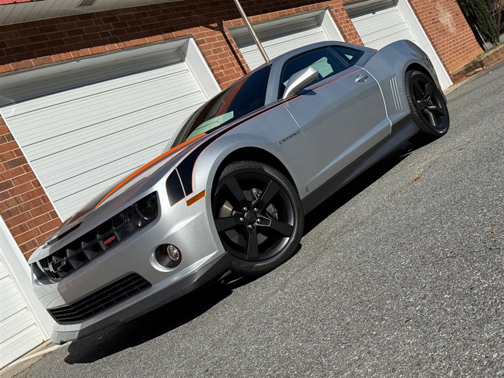 Used 2010 Chevrolet Camaro SS w/ LPO, Ground Effects Package image 3