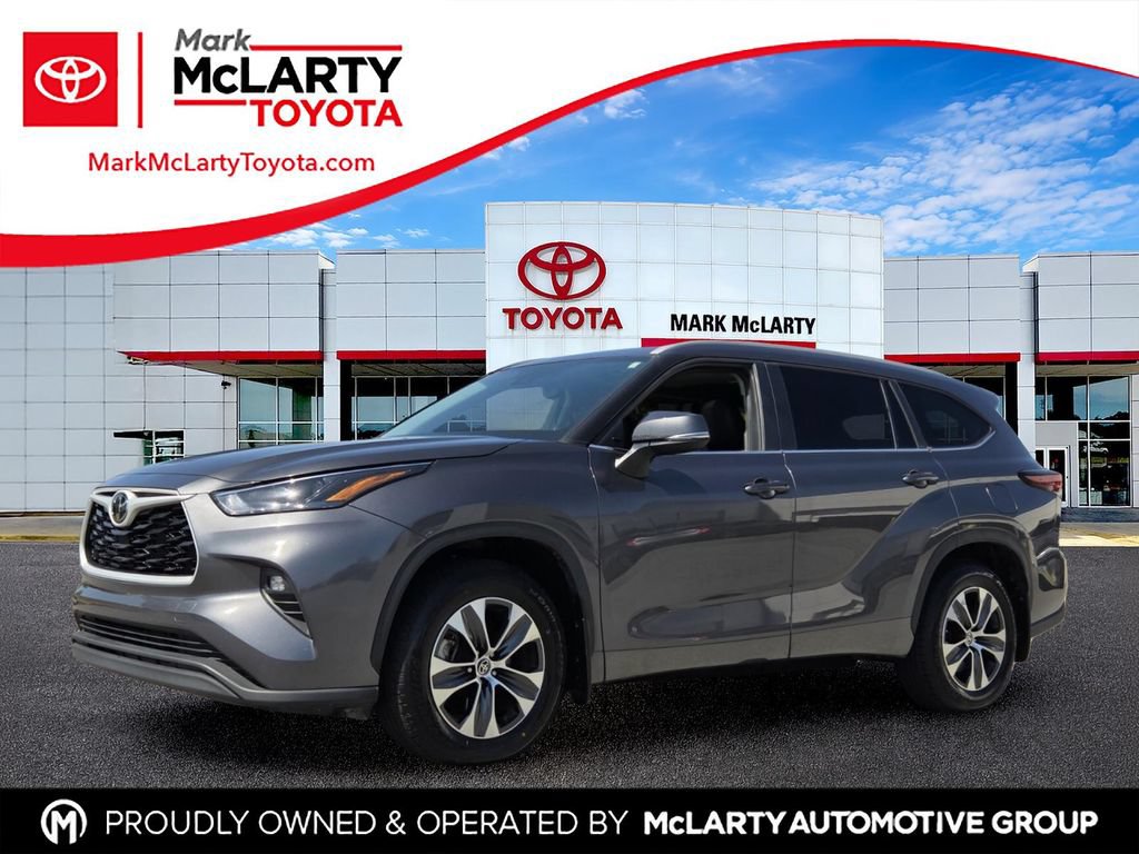 Used 2025 Toyota Highlander XLE