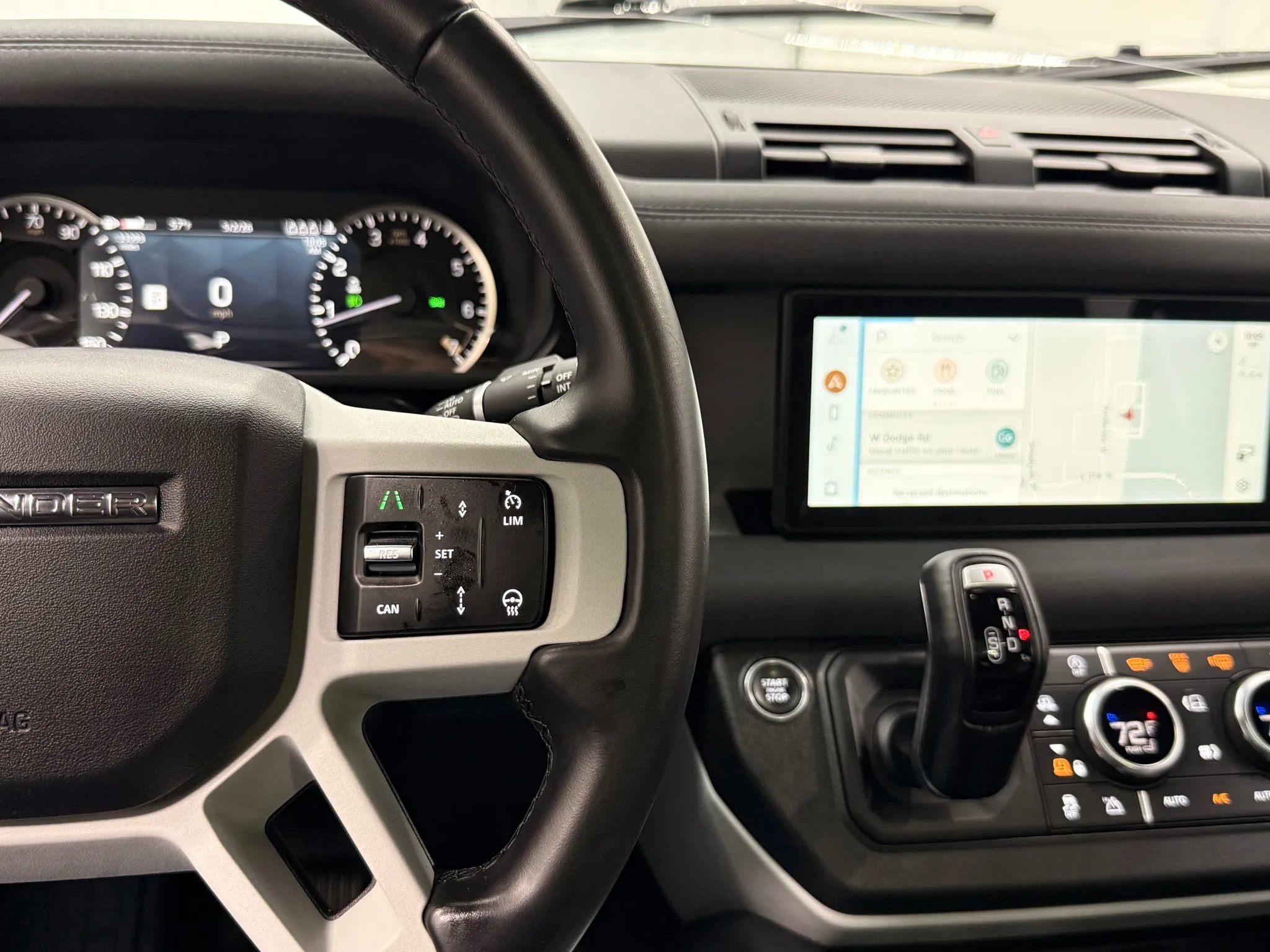 Used 2023 Land Rover Defender 110 X-Dynamic SE image 27