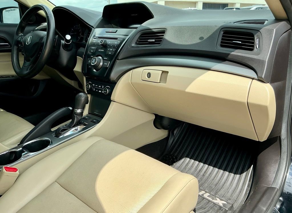 Used 2014 Acura ILX w/ Premium Package FWD image 24