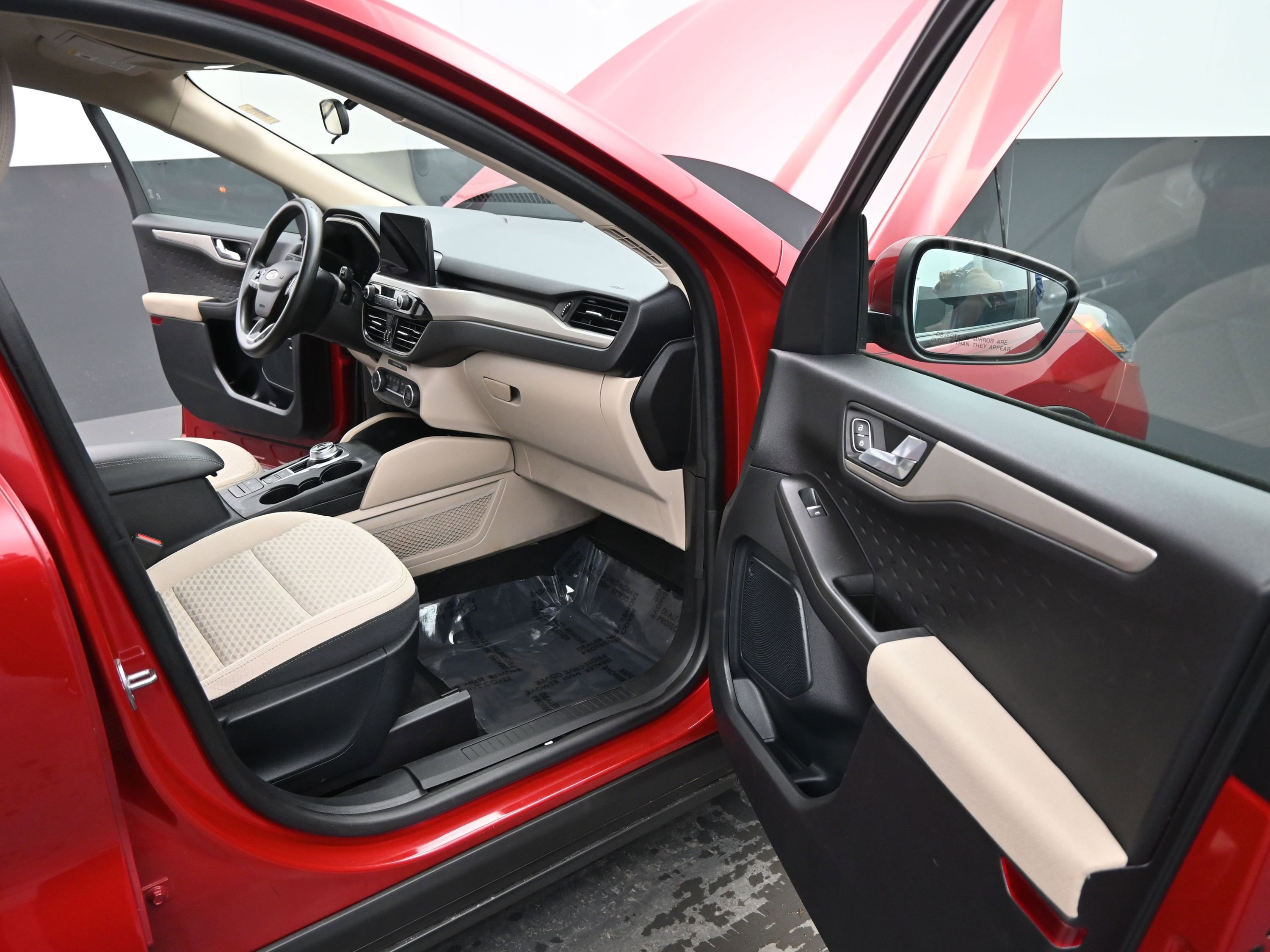 Used 2020 Ford Escape SE image 20