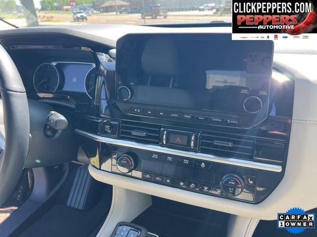 Used 2025 Nissan Pathfinder SL FWD image 16