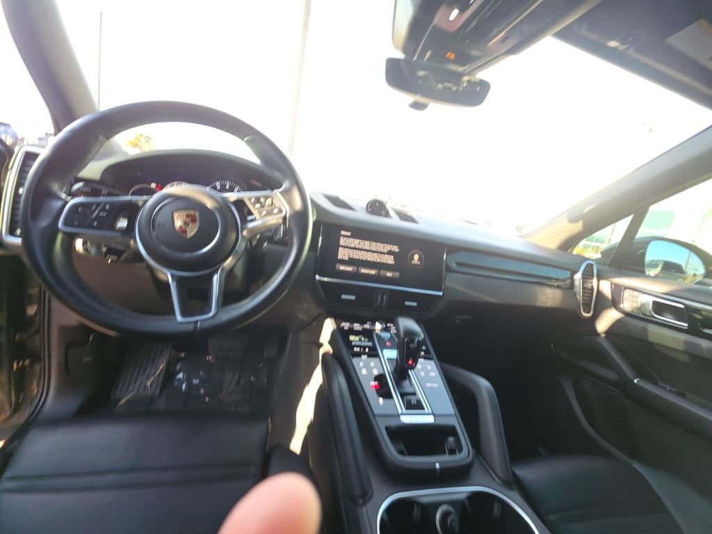 Used 2023 Porsche Cayenne Platinum Edition image 13