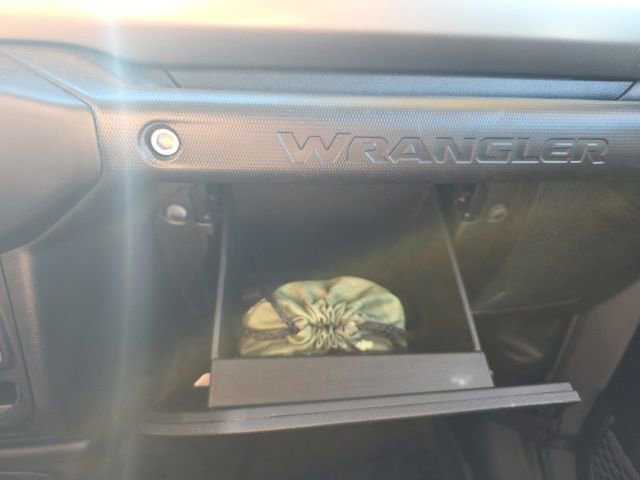 Used 2021 Jeep Wrangler Unlimited Sport image 23