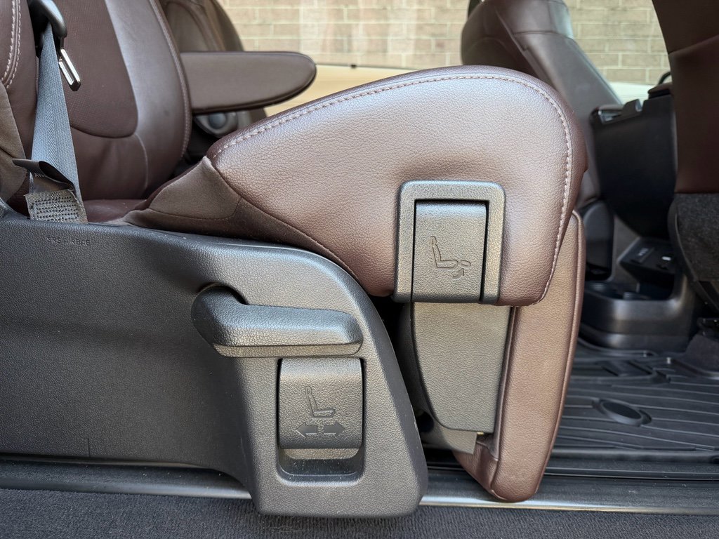 Used 2022 Toyota Sienna Platinum w/ Protection Package (TMS) image 33