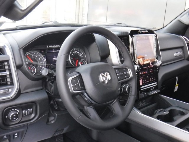 New 2026 RAM 1500 4x4 Crew Cab image 12