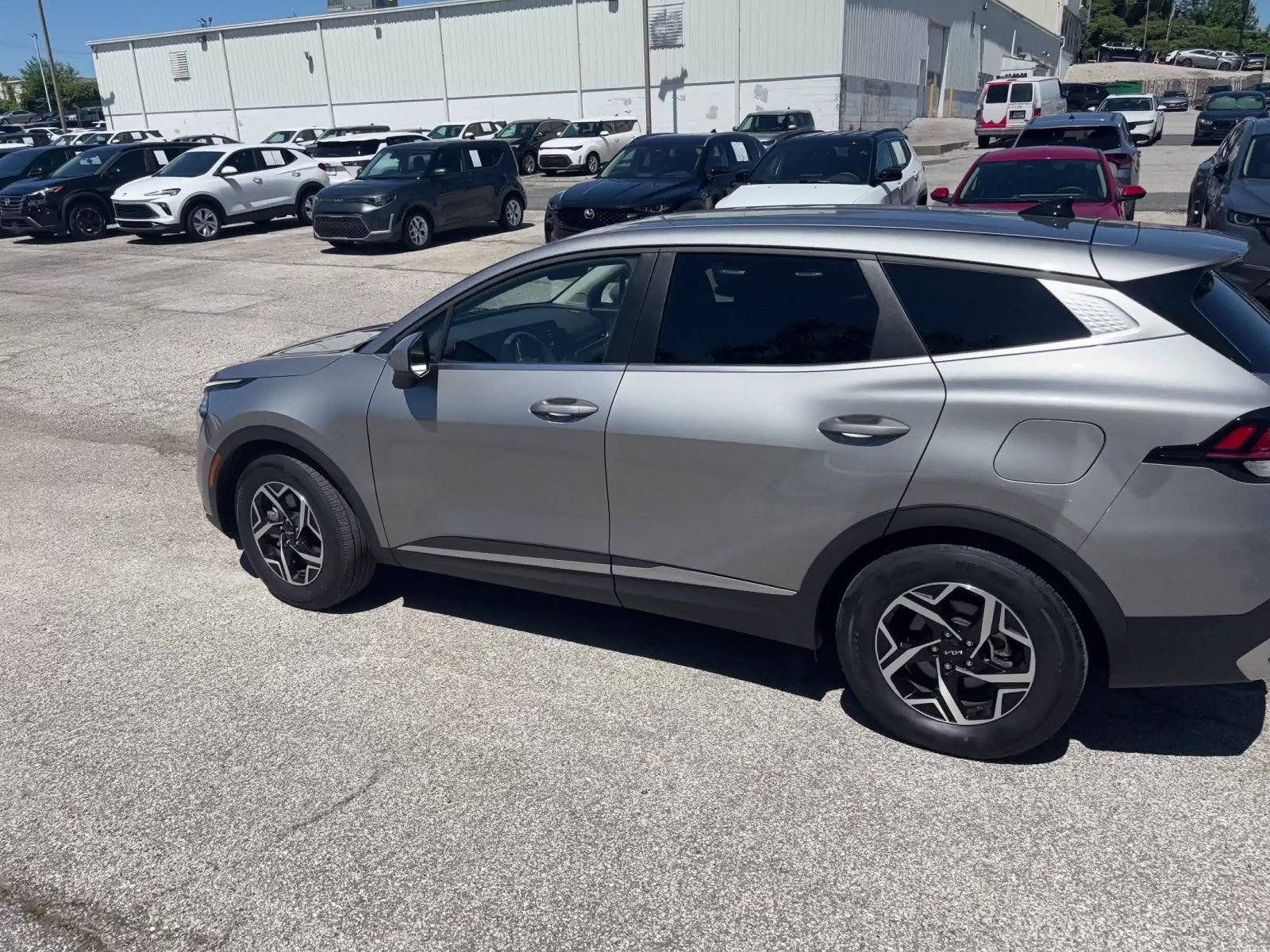Used 2025 Kia Sportage LX FWD image 10