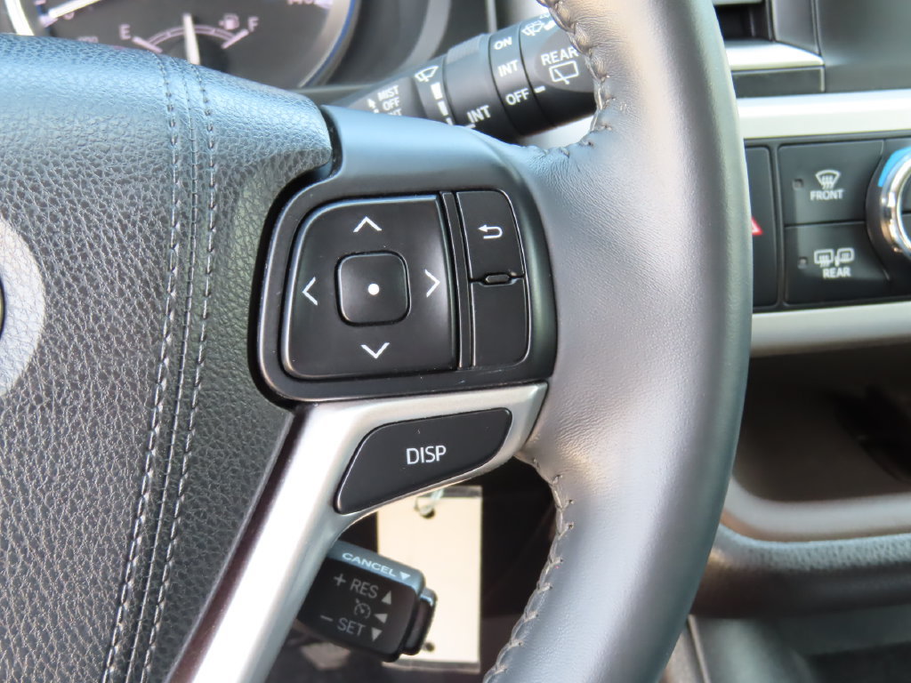 Used 2016 Toyota Highlander Plus AWD/4WD image 13