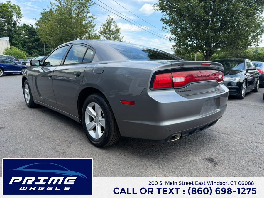 Used 2011 Dodge Charger SE RWD image 5