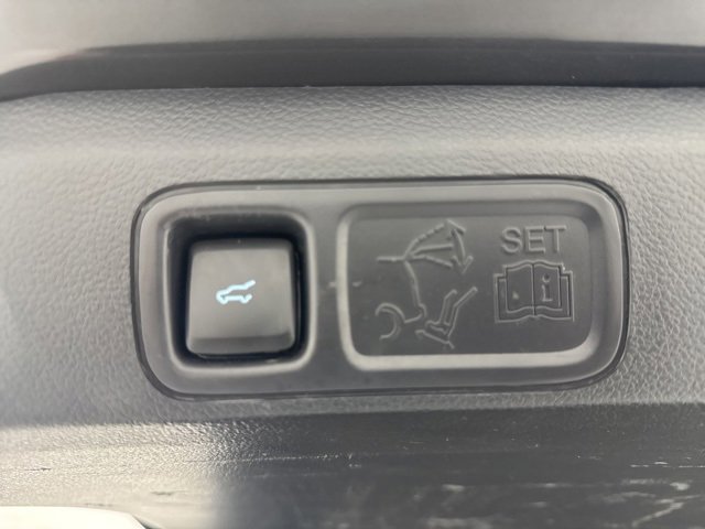 Used 2023 Ford Expedition Max Limited image 31