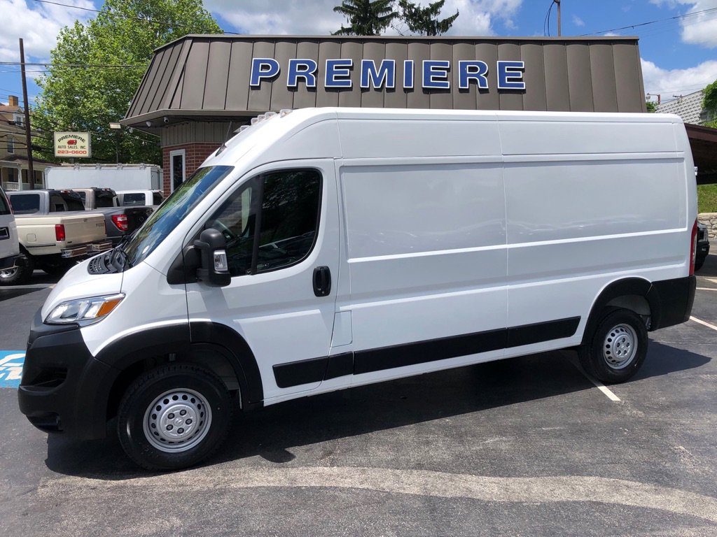 Used 2025 RAM ProMaster 2500 w/ Convenience Group FWD image 2