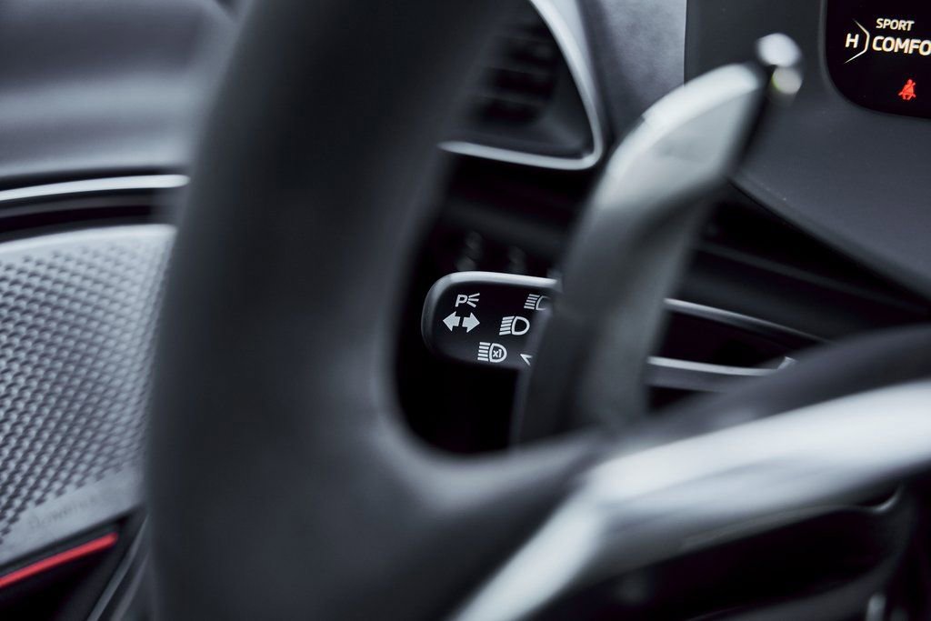 Used 2023 McLaren Artura RWD image 53