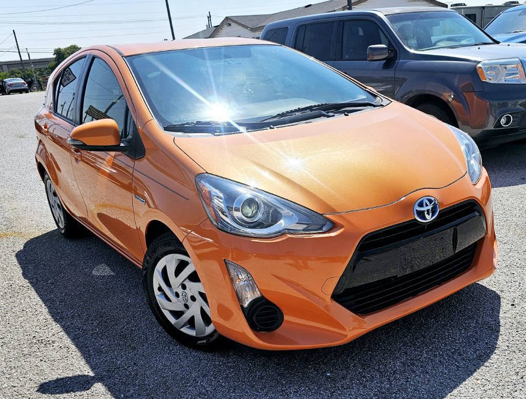 Used 2015 Toyota Prius C image 10