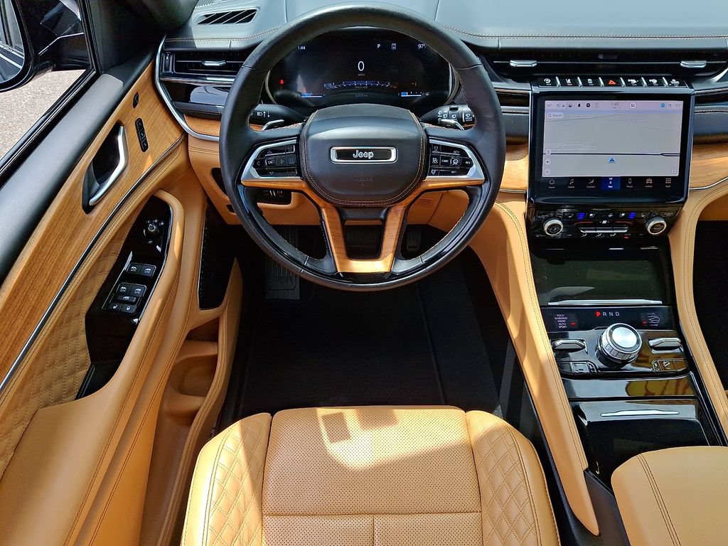 Used 2023 Jeep Grand Cherokee L Summit AWD/4WD image 12