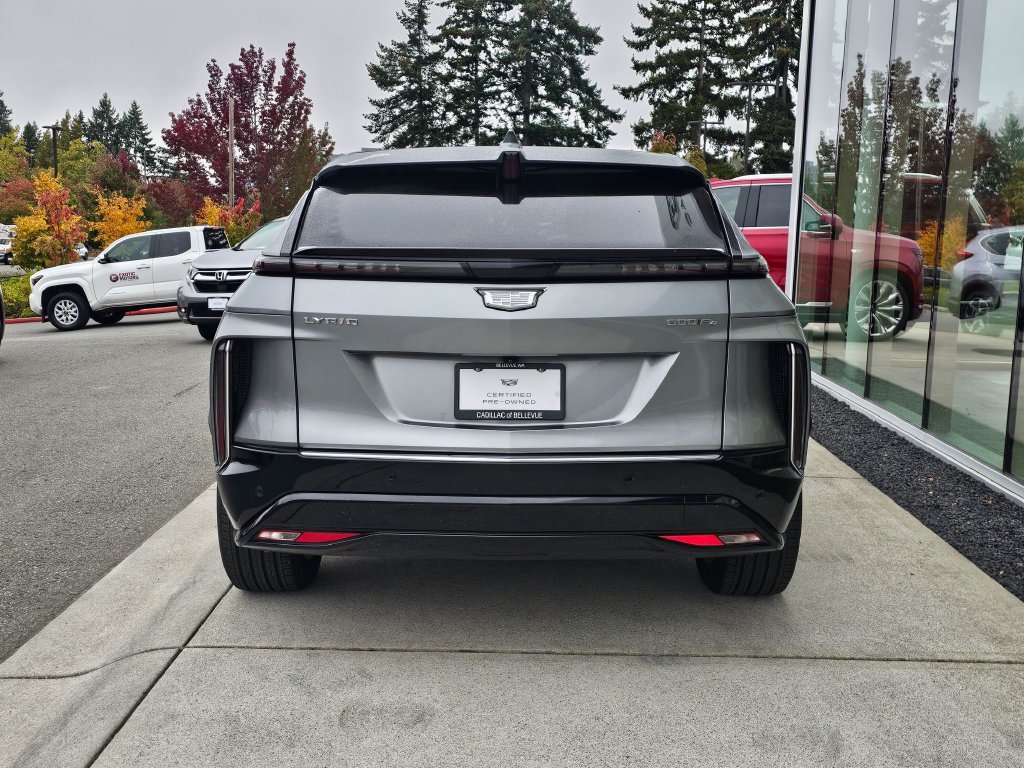 Certified 2024 Cadillac Lyriq Luxury AWD/4WD image 4