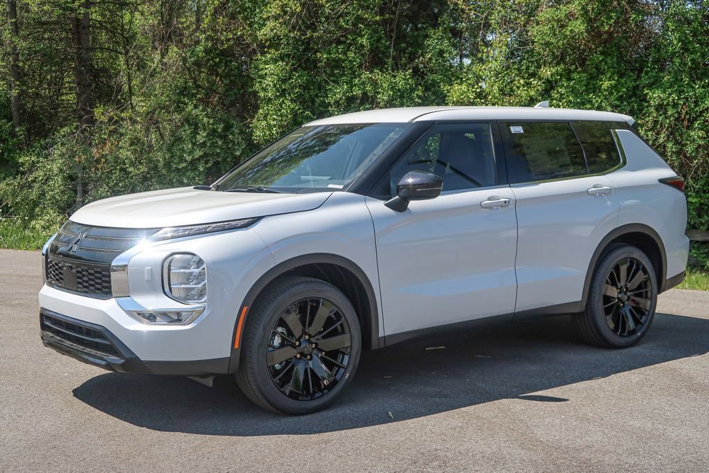New 2026 Mitsubishi Outlander LE