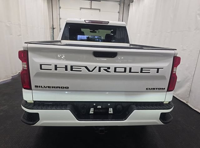 Used 2020 Chevrolet Silverado 1500 Custom w/ Custom Value Package AWD/4WD image 10