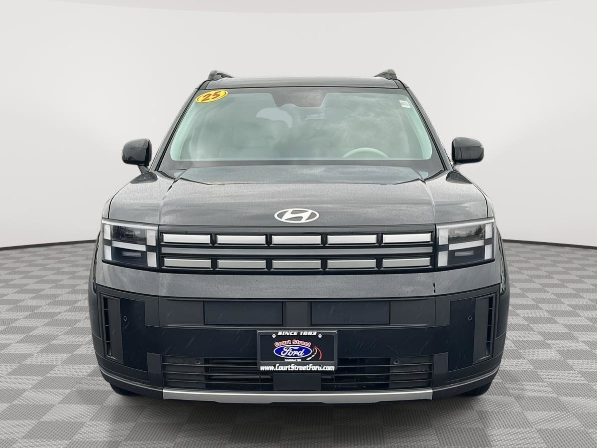 Used 2025 Hyundai Santa Fe SEL FWD image 2
