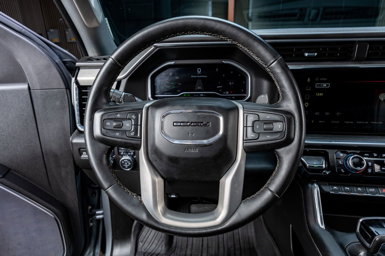 Used 2023 GMC Sierra 1500 Denali w/ Denali Reserve Package AWD/4WD image 19