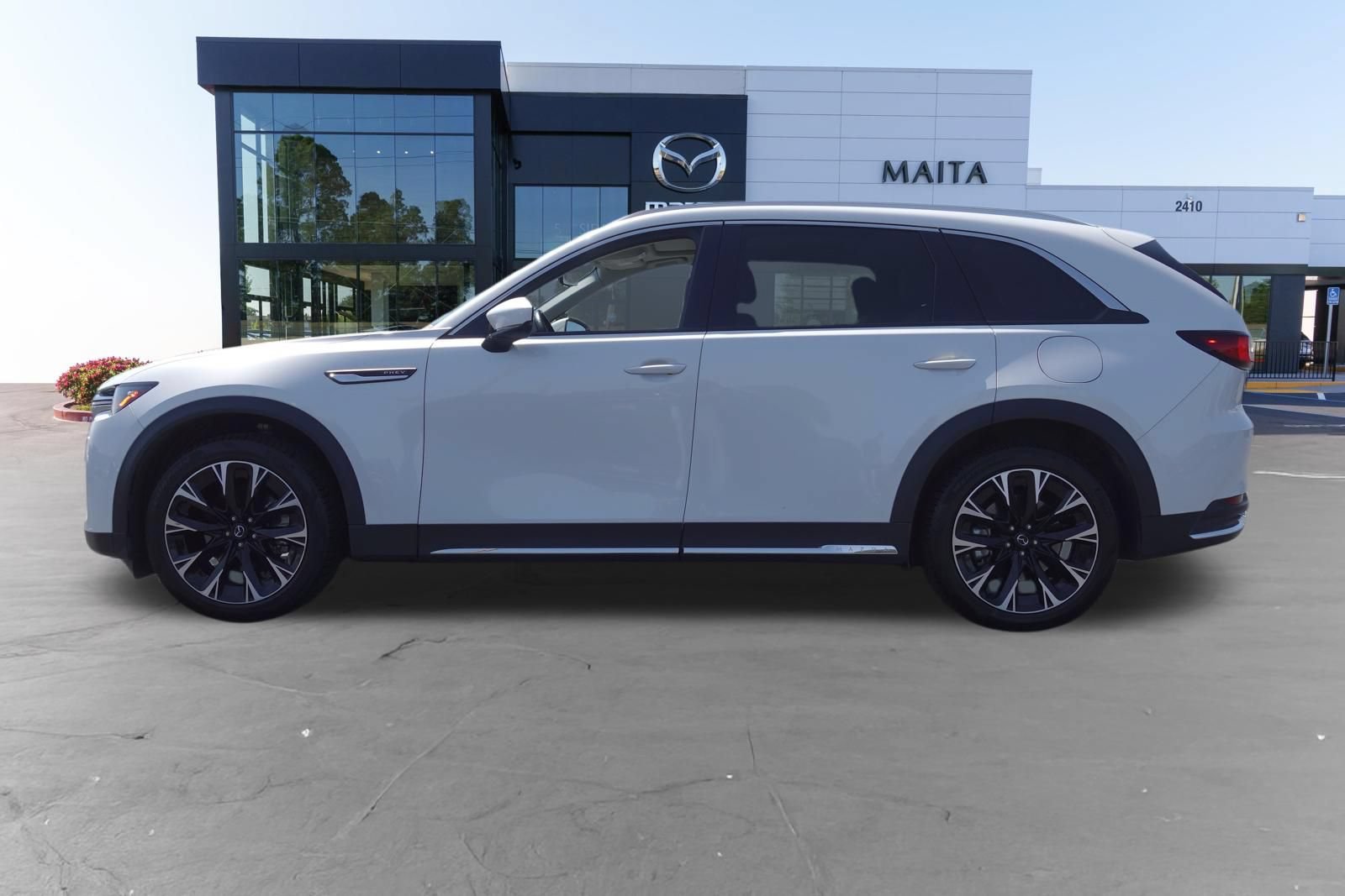 Certified 2024 MAZDA CX-90 Plug-In Hybrid w/ Premium Pkg AWD/4WD image 8