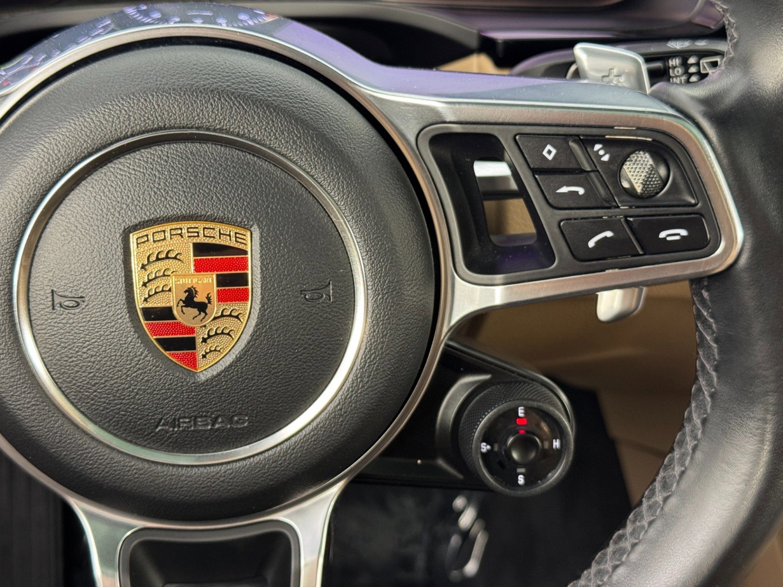 Used 2019 Porsche Cayenne E-Hybrid image 21