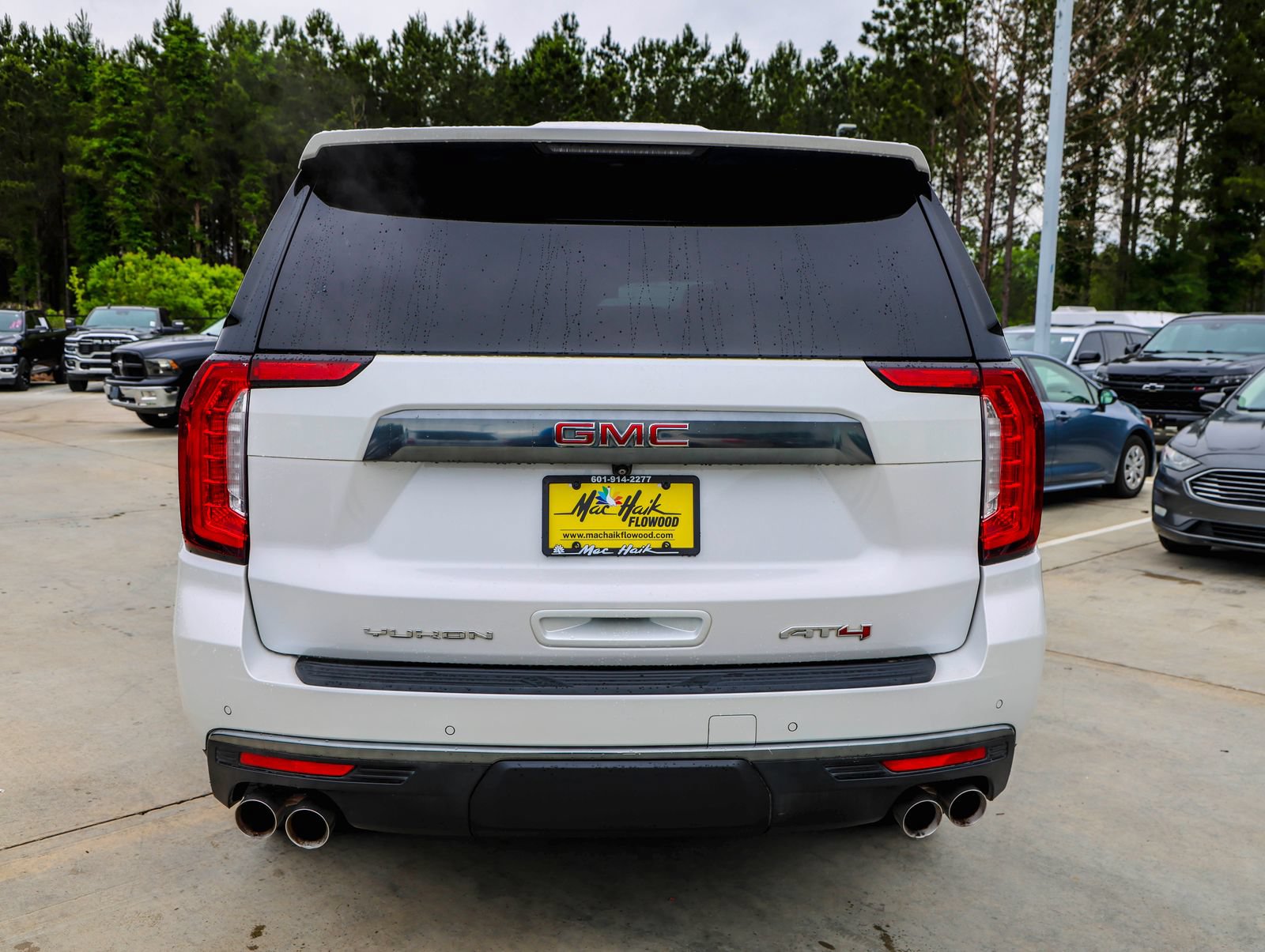 Used 2022 GMC Yukon AT4 AWD/4WD image 8