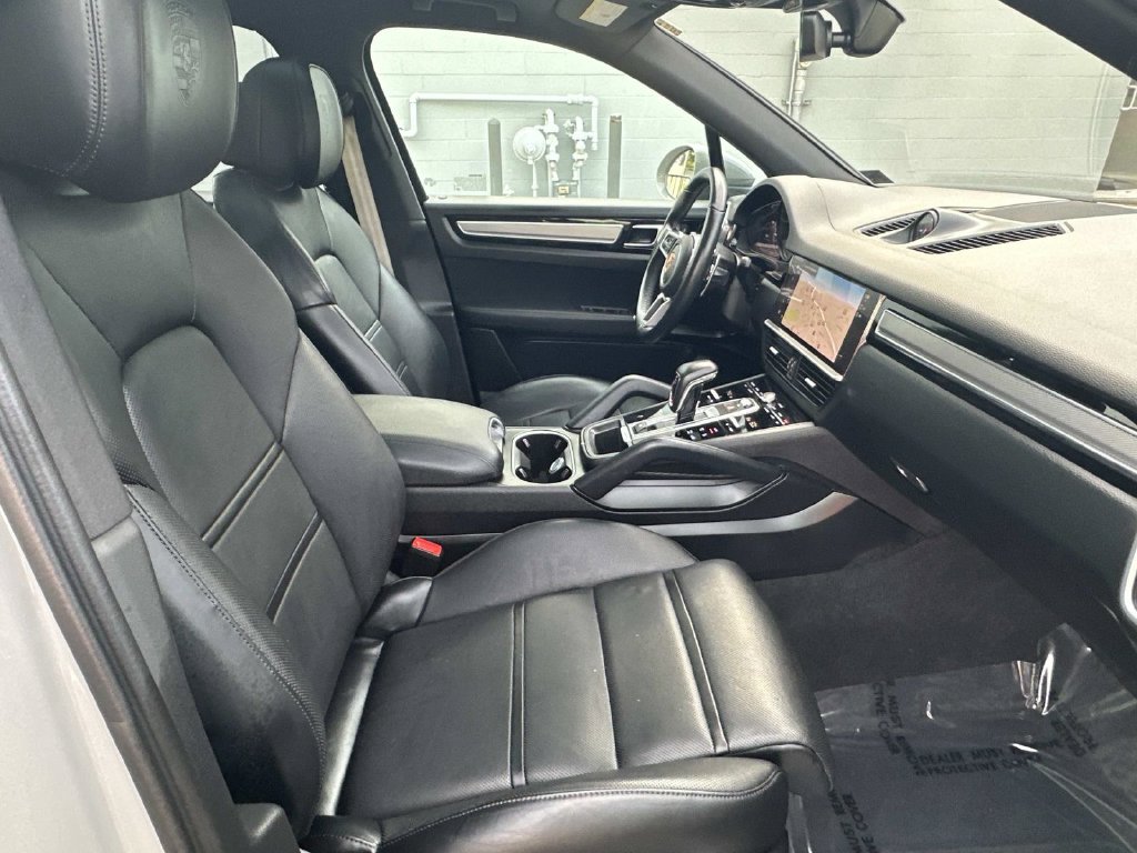 Used 2023 Porsche Cayenne Platinum Edition AWD/4WD image 14
