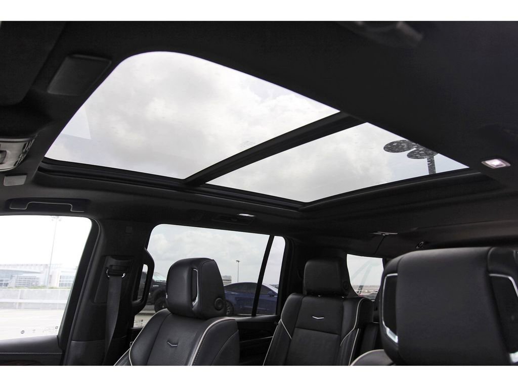 Used 2023 Cadillac Escalade ESV Premium Luxury RWD image 30