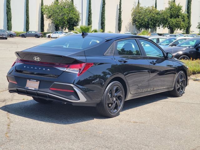 New 2026 Hyundai Elantra Sport FWD image 4