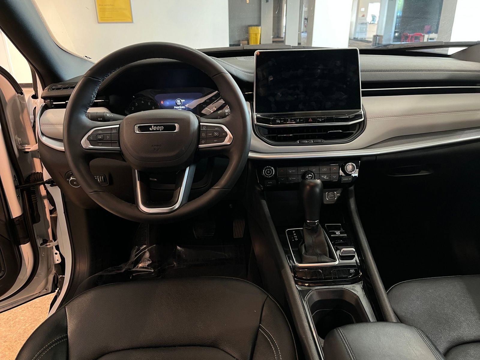 Used 2025 Jeep Compass Limited AWD/4WD image 34