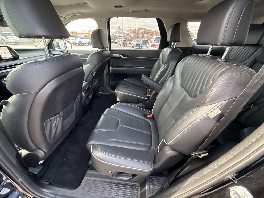 Used 2023 Hyundai Palisade Limited image 16