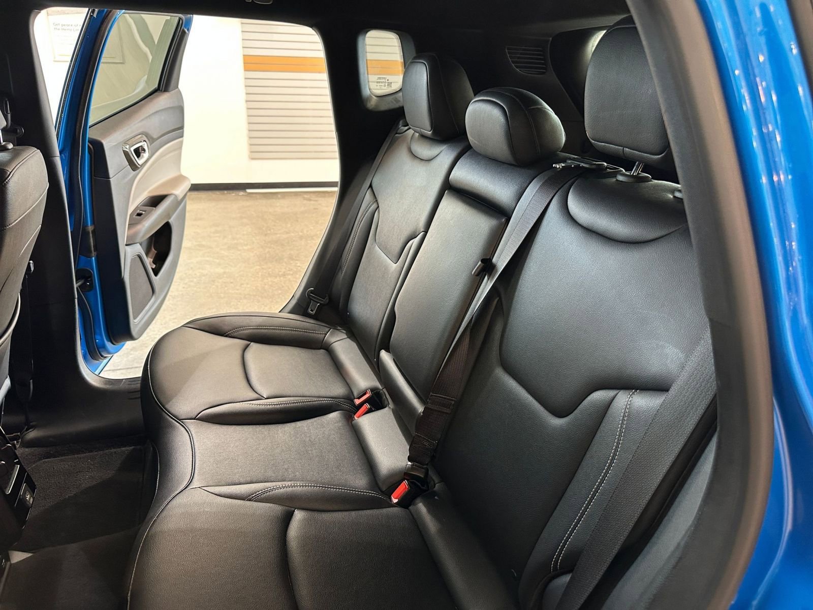 Used 2025 Jeep Compass Limited image 39