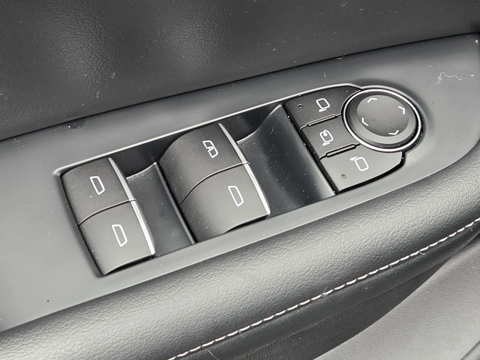 Certified 2025 Buick Enclave Sport Touring image 17