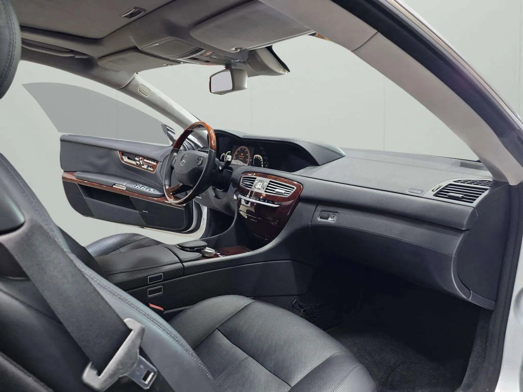 Used 2008 Mercedes-Benz CL 550 image 17