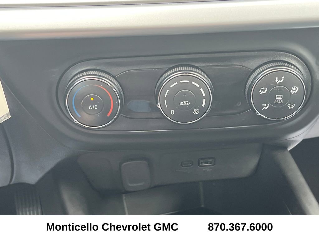 Used 2025 Chevrolet Trax LS image 17