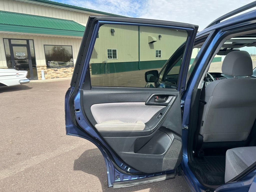 Used 2017 Subaru Forester 2.5i Premium w/ All-Weather Package image 21