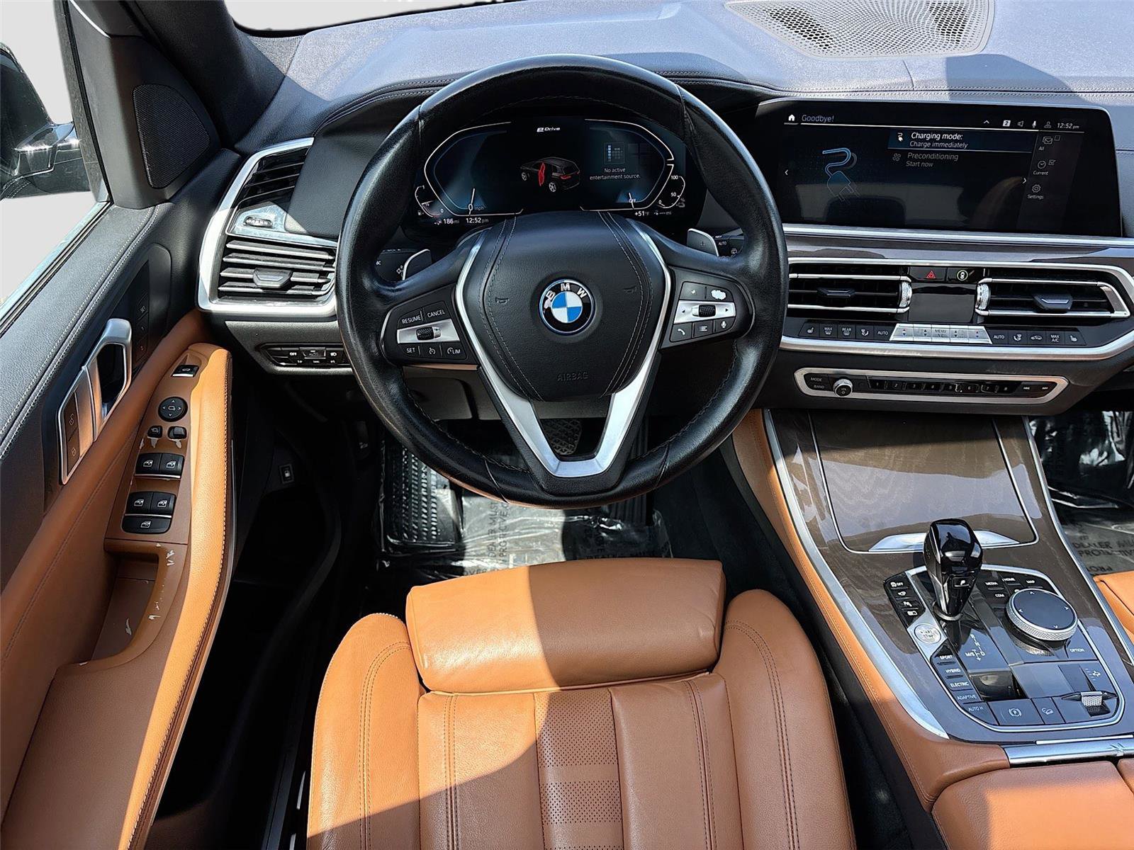 Used 2022 BMW X5 xDrive45e w/ Parking Assistance Package AWD/4WD image 23