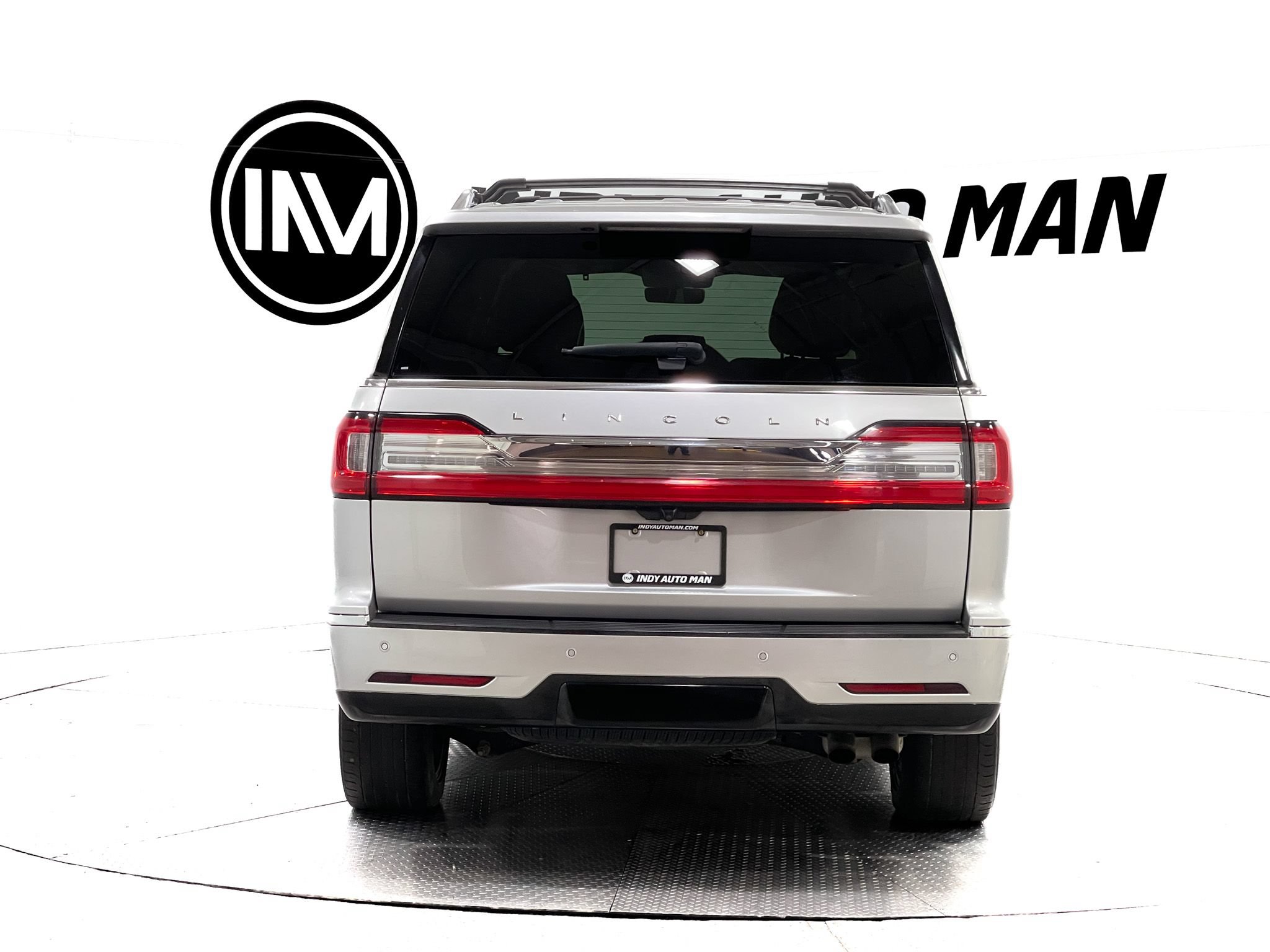 Used 2019 Lincoln Navigator Select AWD/4WD image 5