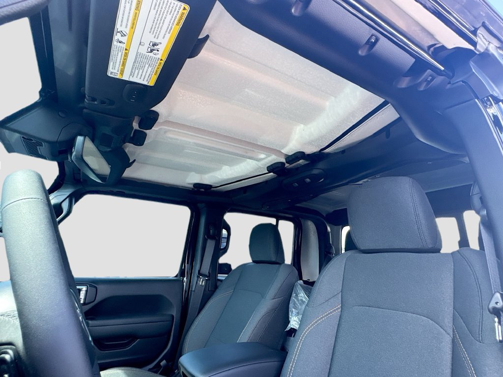 New 2025 Jeep Gladiator Sport AWD/4WD image 23